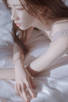 戴枷女囚